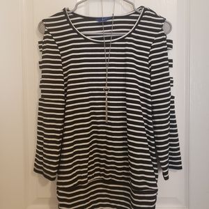 Striped shirt with are slits